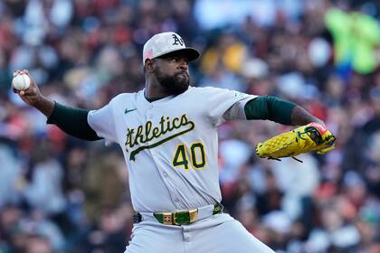 Flores recibe base por bolas con bases llenas y Gigantes vencen 1-0 a Atléticos