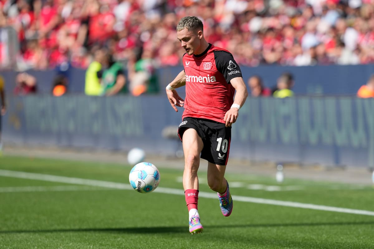 Florian Wirtz, del Leverkusen, en acción durante el partido de la Bundesliga alemana entre el Bayer Leverkusen y el FC Augsburg, en abril de 2025
