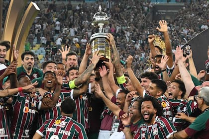Fluminense celebró en la final del año pasado frente a Boca, pero no podrá defender el título