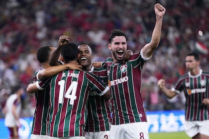 Fluminense sufrió en el primer tiempo, pero se despertó en el complemento y eliminó a Al-Ahly para meterse en la final
