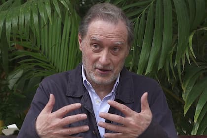 Jean François Fogel: "La mentira es parte del mundo que debemos investigar y me interesa mucho más saber por qué unas personas creen esas tonterías de buena fe que escuchar un periodista que me explica qué es una tontería"