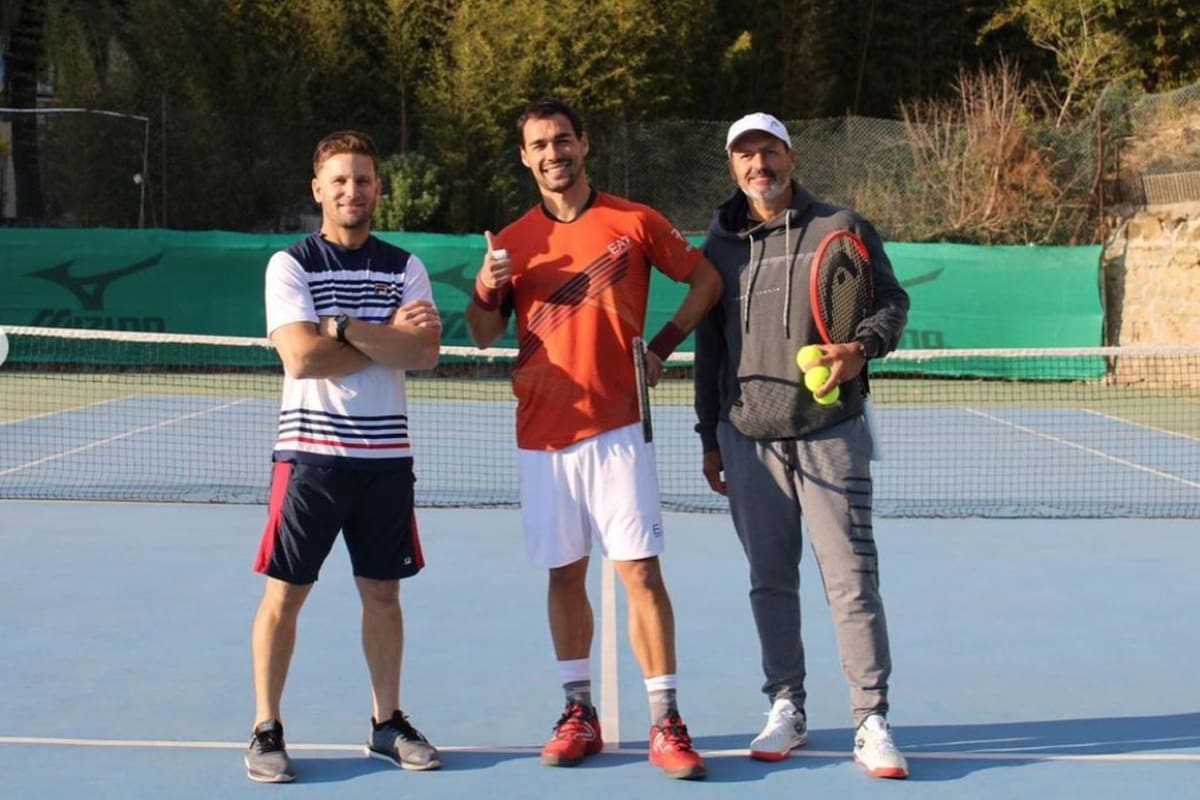 Fognini, rodeado por su cuerpo técnico argentino: el PF Alejandro Lacour y Alberto Mancini