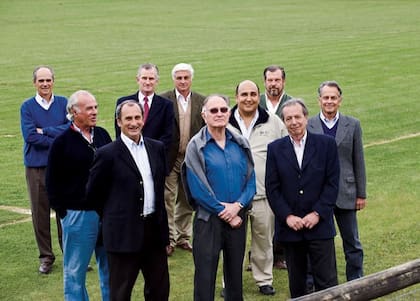 Fondo izq. a der. P. Algorta, R. Harley, R. Canessa, A. Strauch. Centro de izq. a der. C. Inciarte, T. Vizintin y E. Strauch. Frente izq. a der. G. Zerbino, J. Methol y D. Fernández