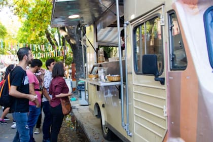 Food trucks, música en vivo y propuestas para toda la familia
