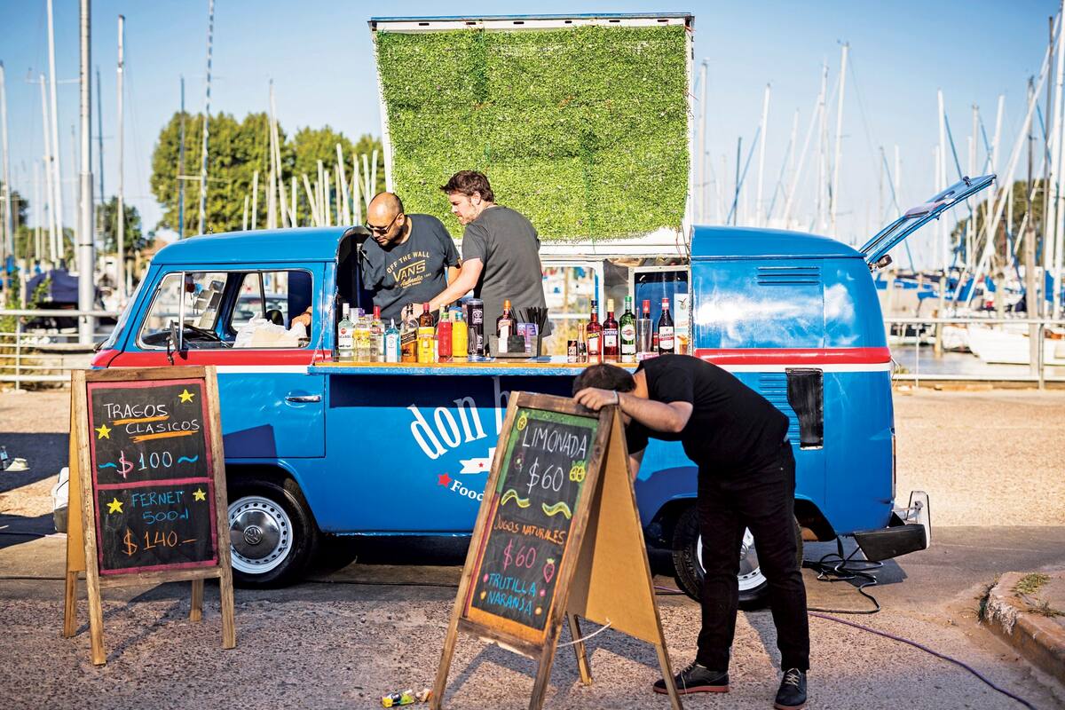 Foodtrucks al aire libre, una hamburguersería cool, un deli, la parrillita de toda la vida, un bar secreto y un brunch dominical en el nuevo reducto de la zona norte. Sebastián Pani