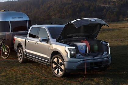 Ford f-150 Lightning. Se venden 900 mil por año; esta EV ofrece 563 HP y 1051 Nm a solo US$39.974