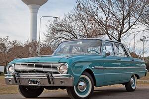 Ford Falcon de 1963, el primer modelo con integración de partes nacionales y producido exclusivamente en la por entonces flamante planta de General Pacheco