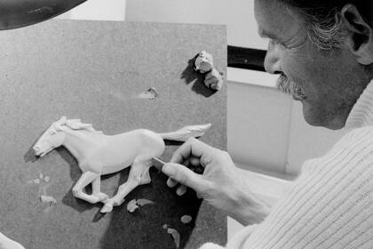 Ford Mustang. Charles Keresztes trabaja en el pony de 1974