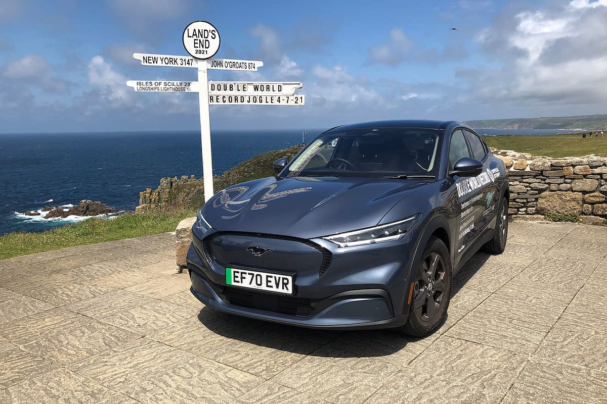 Ford Mustang Mach-E. El SUV 100% eléctrico del óvalo en Land's End