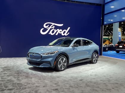 Ford Mustang Mach-E eléctrico, otro de los modelos que la marca considera como emblemáticos de la nueva era