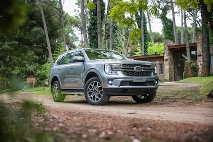 Ford presentó al Everest, su SUV más grande y que se incorpora al listado de modelos con capacidad para siete pasajeros