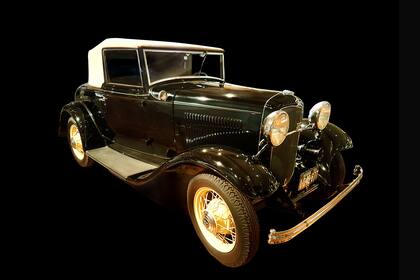 Ford V8 Cabriolet 1932, la ultima innovación de Henry Ford: la introducción de un motor legendario
