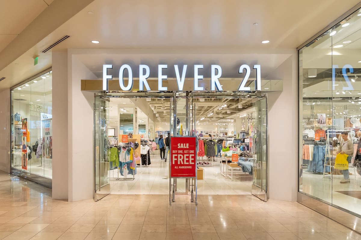 Forever 21 atraviesa un complejo presente financiero (Archivo)