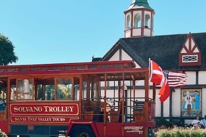 Forma parte de la región vitivinícola del Valle de Santa Ynez