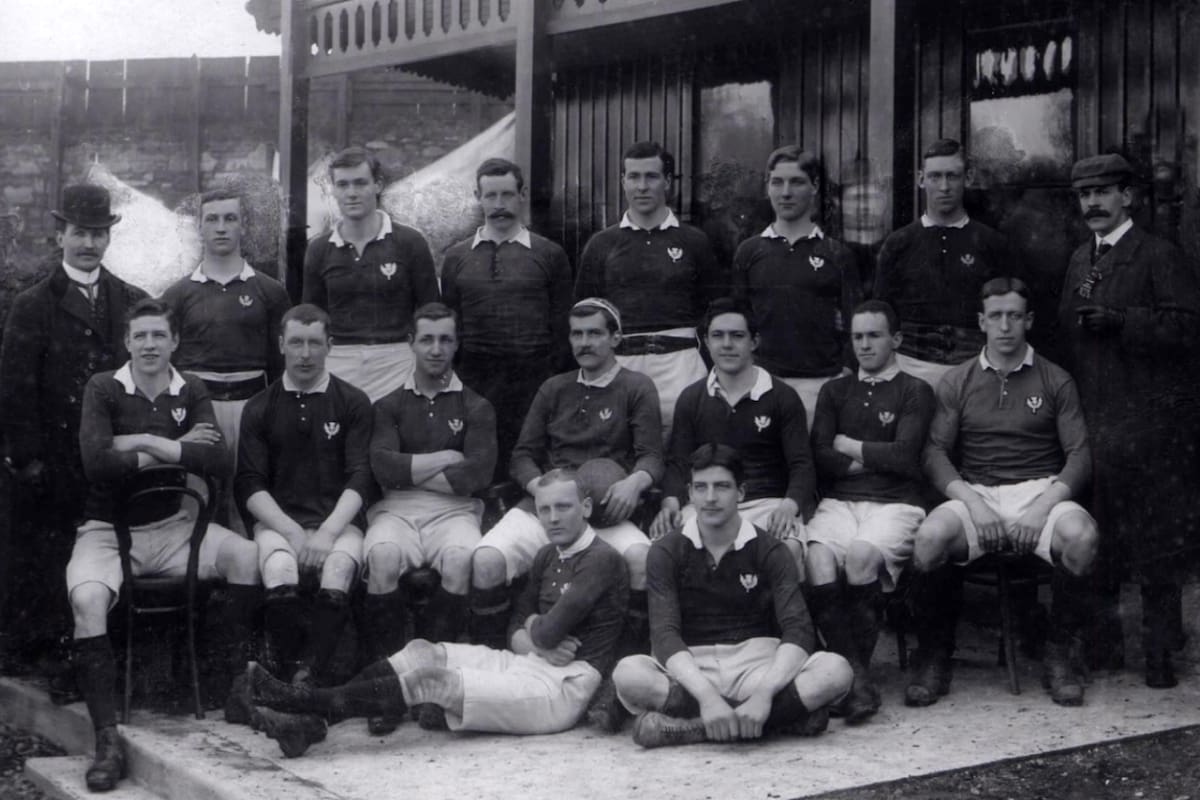 Formación de Escocia en un partido frente a Irlanda, en el año 1900, con John Argentine Campbell en la formación
