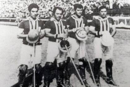 Formación de Santa Ana en 1982; Dorignac es el que se ubica en la foto a la derecha