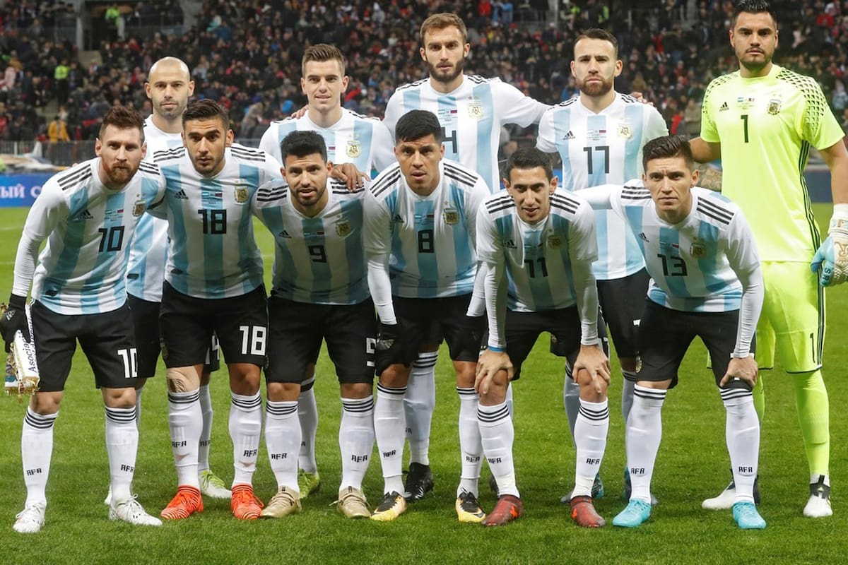 Formación del equipo Argentino en el amistoso contra Rusia