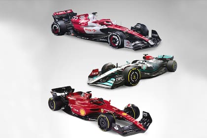 Fórmula 1 2022. De arriba abajo: Alfa Romeo C42, por diseño y decoración, el más bello de los nuevos monoplazas; Mercedes-AMG W13, quizás el menos agraciado por el extraño pliegue de sus pontones cortos, y Ferrari F1-75, otras ideas, pontones largos y mayor belleza que los últimos F1 de Maranello
