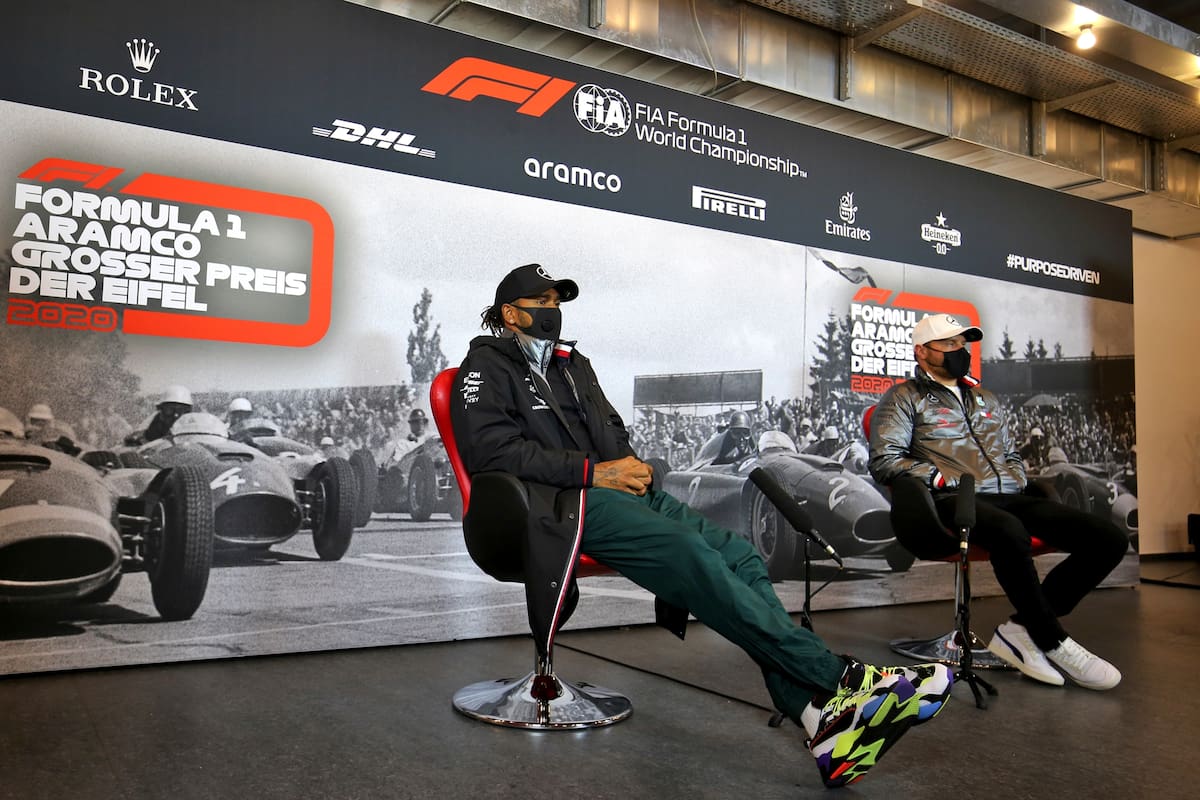 Fórmula Uno F1 - Gran Premio de Eifel - Nurburgring, Nurburg, Alemania - 8 de octubre de 2020 Lewis Hamilton de Mercedes con una máscara protectora durante una conferencia de prensa antes del Gran Premio de Eifel.