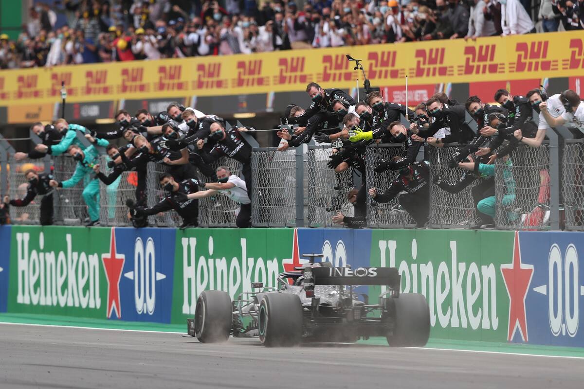 Fórmula Uno F1 - Gran Premio de Portugal - Circuito Internacional del Algarve, Portimao, Portugal - 25 de octubre de 2020 Mercedes Lewis Hamilton gana la carrera