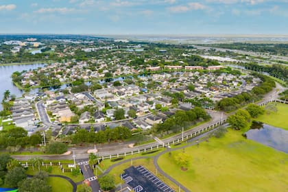 Fort Lauderdale tiene un costo de vida elevado en comparación con Tampa, pero es más accesible que Miami (Unsplash)