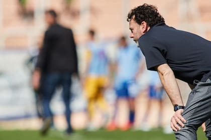 Gabriel Milito llegó a Argentinos para reemplazar al DT Diego Dabove; debutó con una derrota ante Rosario Central.