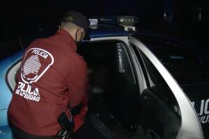 Foto Archivo. La Policía de la Ciudad, detuvo una banda que robaba piezas de broce en el cementerio de La Chacarita