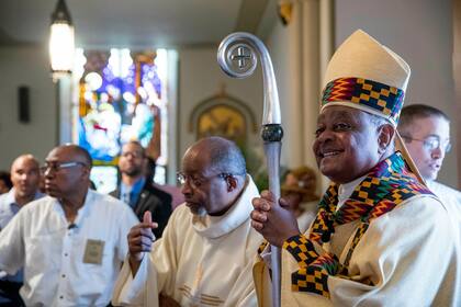 El arzobispo Wilton Gregory, de Washington, en una misa en la iglesia de San Agustín