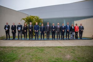 Foto de familia de la "liga de gobernadores" que hoy tuvo su reunión constitutiva en Chaco