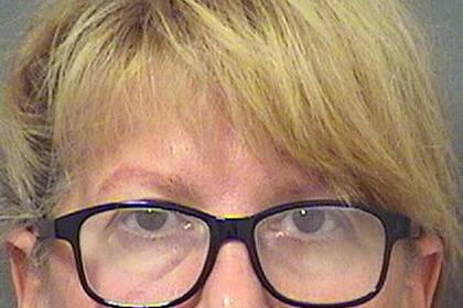 Foto de fichaje policial de Sheila Keen Warren. Foto tomada el 3 de octubre del 2017, facilitada por el Departamento de Policía del Condado Palm Beach, Florida. (Departamento de Policía del Condado Palm Beach via AP)