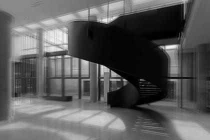 Foto de la arquitecta y artista Daniel Mac Adden (precio de base: 400 dólares)
