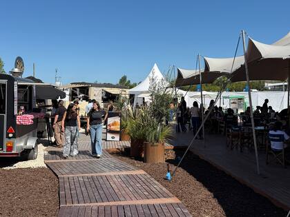 Alrededor de la carpa central de Experiencia Living, vas a encontrar los foodtrucks que nos acompañan en esta edición.
