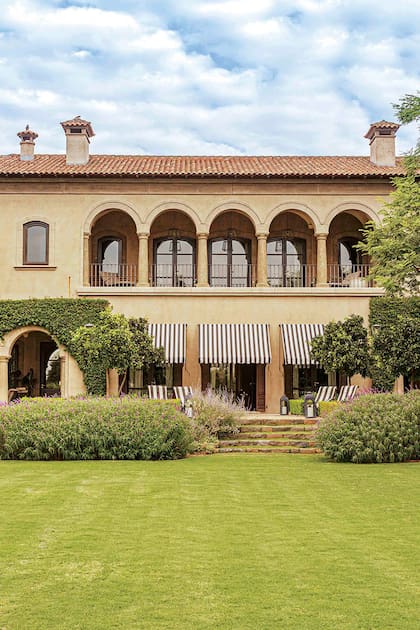 Aire de La Toscana: Una casona proyectada para vivir inmersos en el encanto de las villas italianas