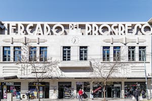 Foto de la fachada del mercado El Progreso, en Caballito.