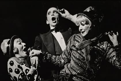 Joel Grey, en la puesta original de Harold Prince, en Broadway, estrenada en 1966