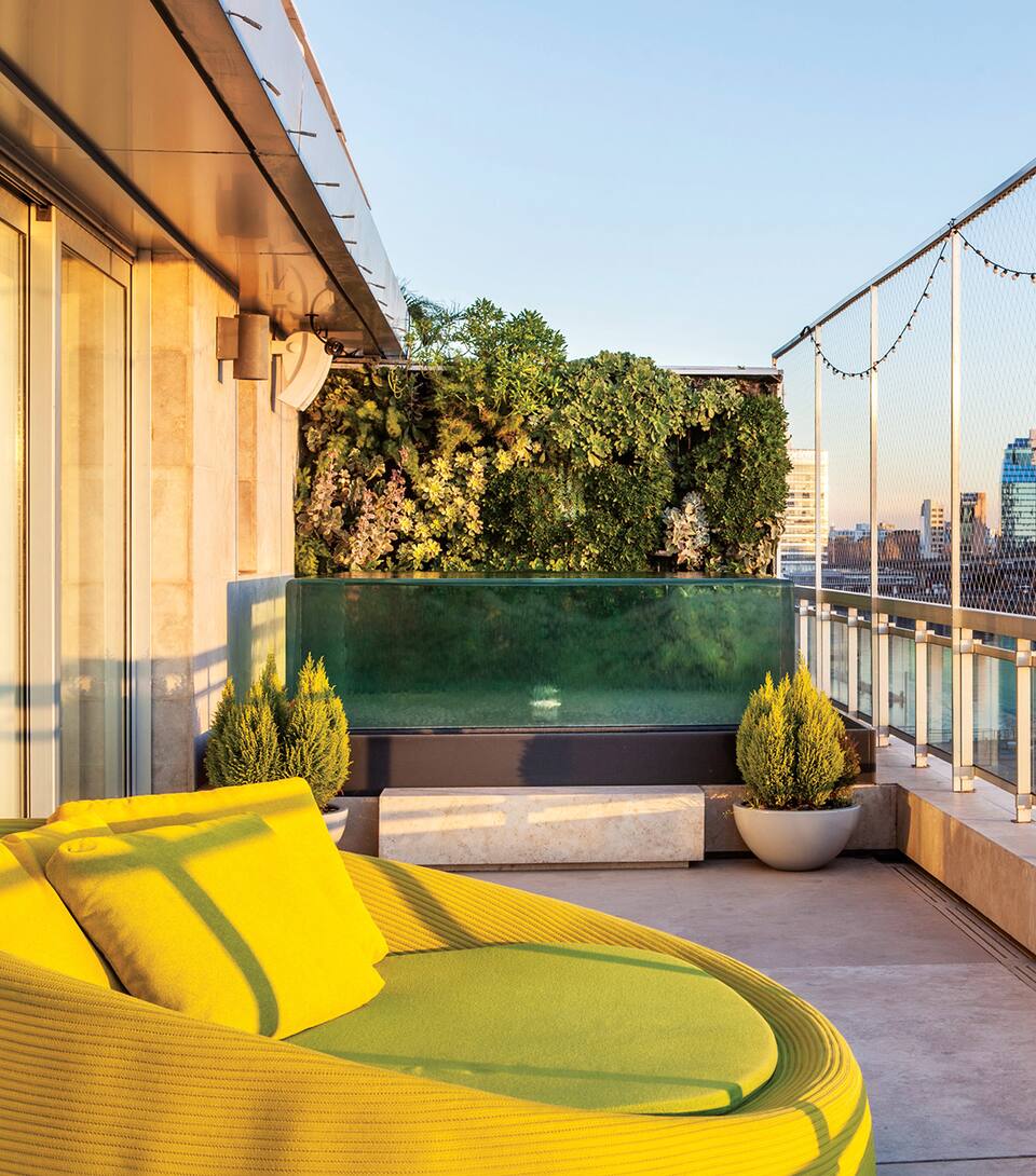 Terraza del dúplex en Puerto Madero.