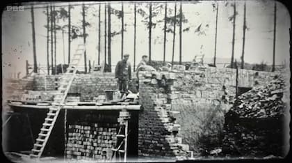 Foto de los presos trabajando en el castillo expuesta en el Kreismuseum Wewelsburg