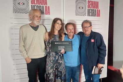 Foto de prontuario con Guillermo Orsi, María Helena Ripetta, Rodolfo Pérez Valero y Paco Taibo II en la Semana Negra BA