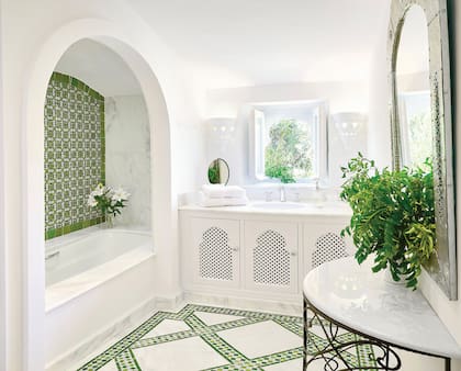 Como todos los de la casa, este baño tiene un aire morisco.