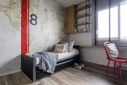Mueble flotante enchapado en kiri teñido (Arq.dco).