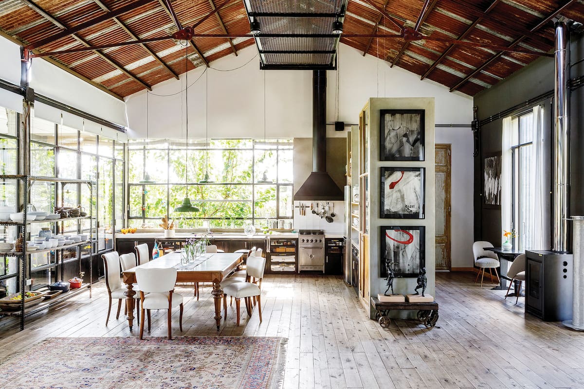 Foto de un living-comedor integrado con la cocina.
