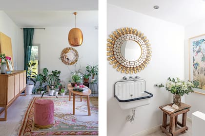 Sobre la consola de madera enchapada con esterilla (Wood Market), cuadros de Carolina Puchuri (Bay Studio). En el toilette, espejo redondo (Con Pasión Deco), pileta metálica y obra de Augusta Alba enmarcada (Santa Bárbara Marcos).