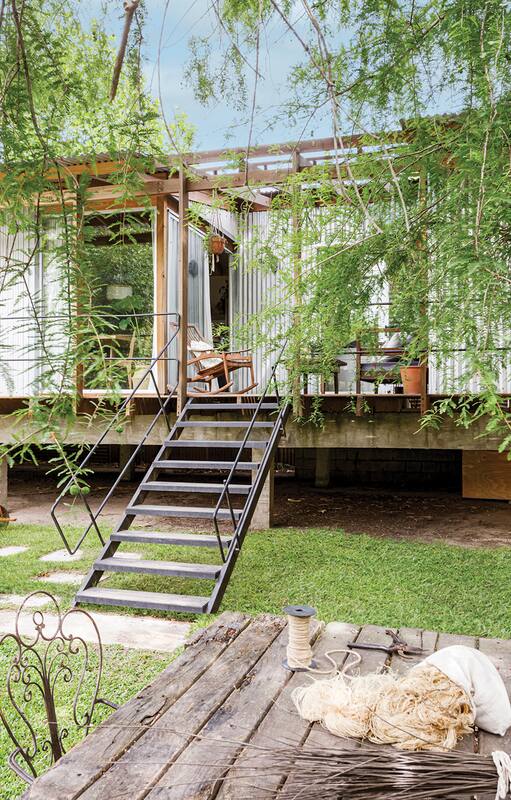 La casa estilo japandi de una artista de la cestería