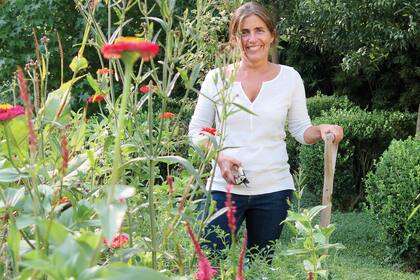 Se dio a conocer como paisajista a través de sus notas en la revista Jardín y varios especiales y libros hechos en conjunto, como el inolvidable "Un año en el jardín" (2009), en el que escribía y fotografiaba lo que le pasaba al suyo mes a mes, en tiempo real.