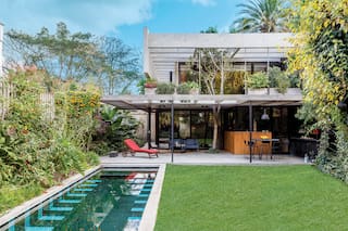La casa con divino paisajismo de una familia que vibra con la música y el yoga