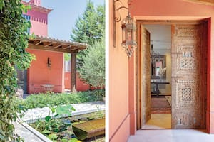 Foto del patio de entrada de una casa con un estanque con bebedero.