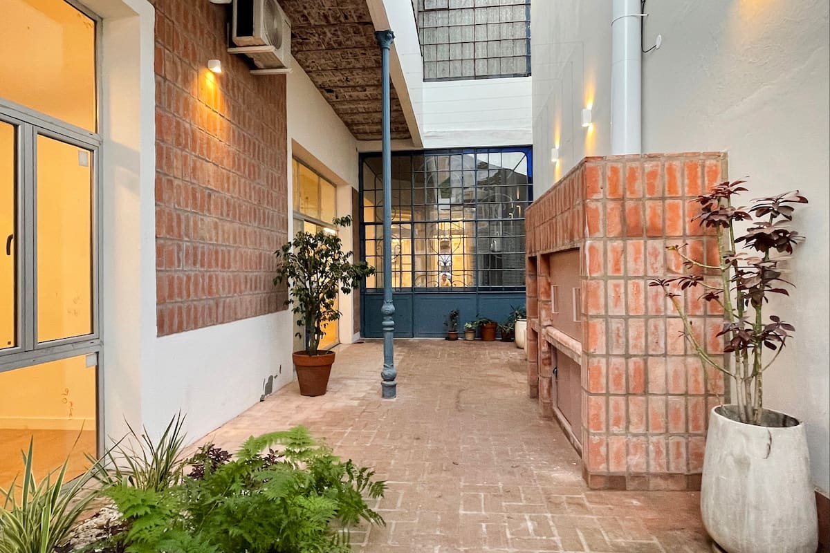 Foto del patio de un PH renovado en Villa Crespo.