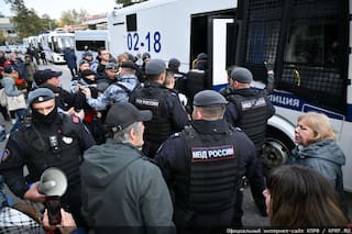Partido comunista de Rusia denuncia detenciones de seguidores en mitin