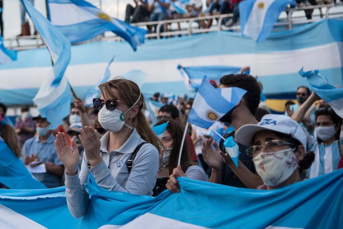 FOTO FORMATO VERTICAL Banderazo en contra de la expropiacion de Vicentin en Avellaneda 20-06-20