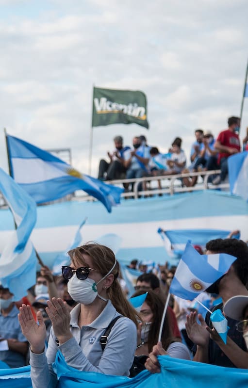 FOTO FORMATO VERTICAL Banderazo en contra de la expropiacion de Vicentin en Avellaneda 20-06-20